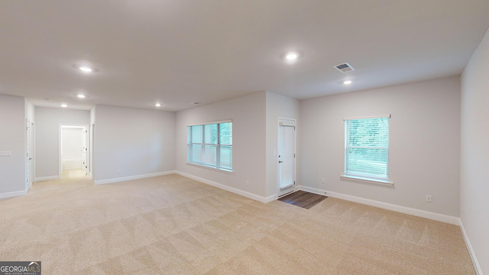 450 SOUTHERN OAKS Drive Macon - 12