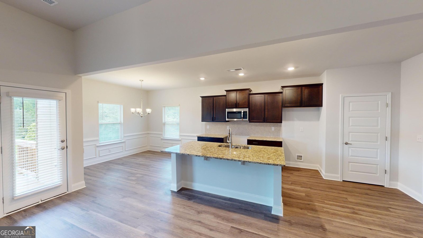 450 SOUTHERN OAKS Drive Macon - 16