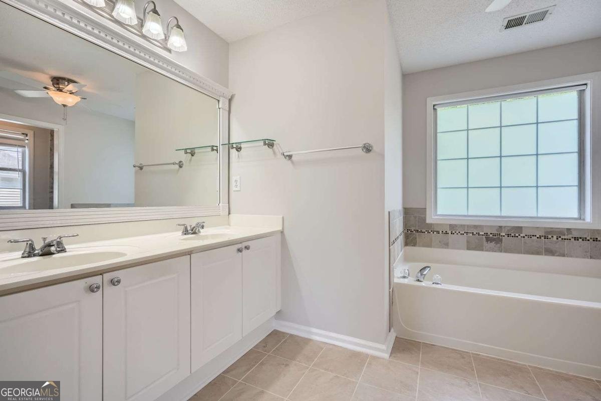 1241 Wandering Vine Court Mableton - 13