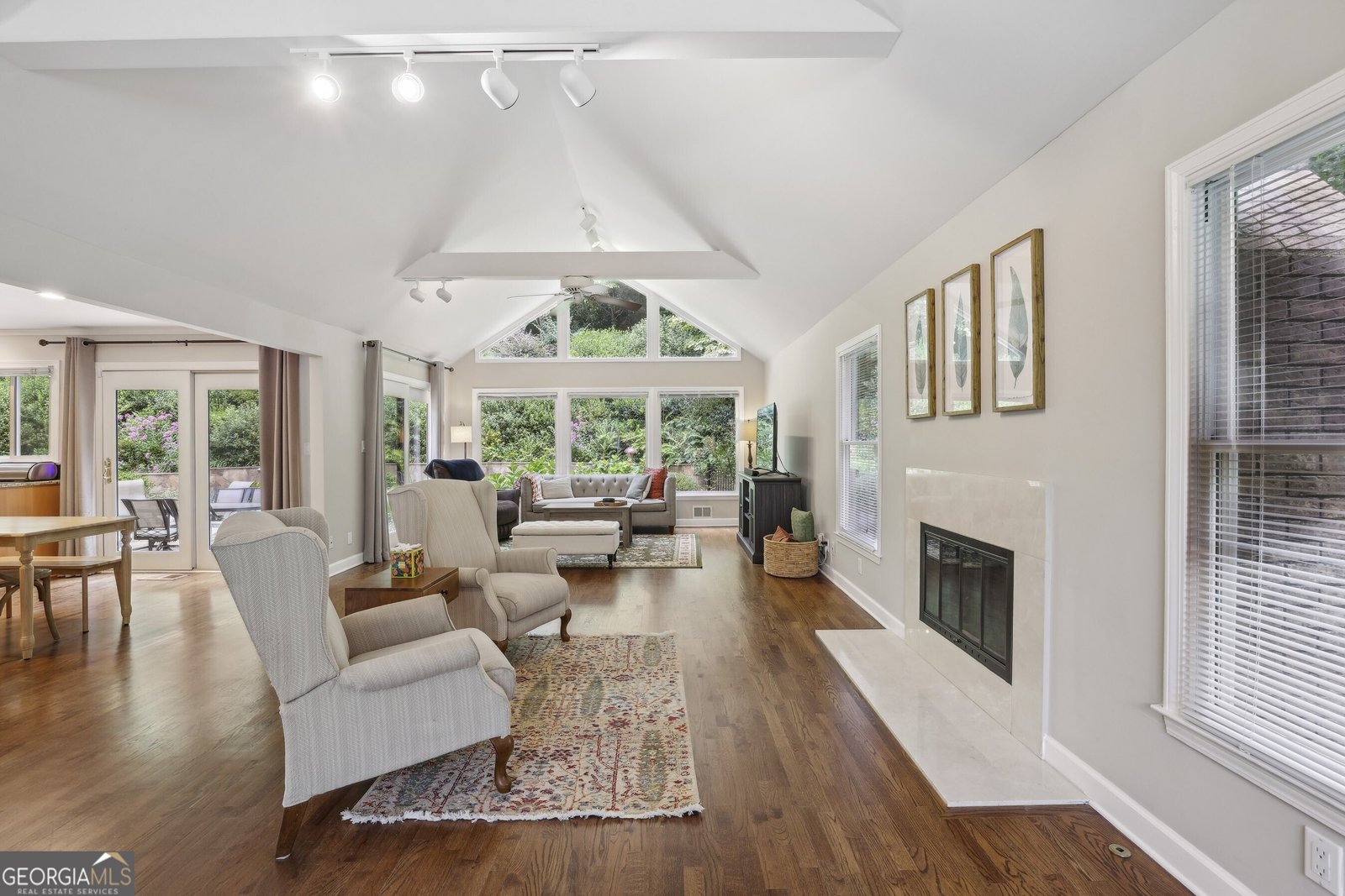 390 Spalding Drive Sandy Springs - 3