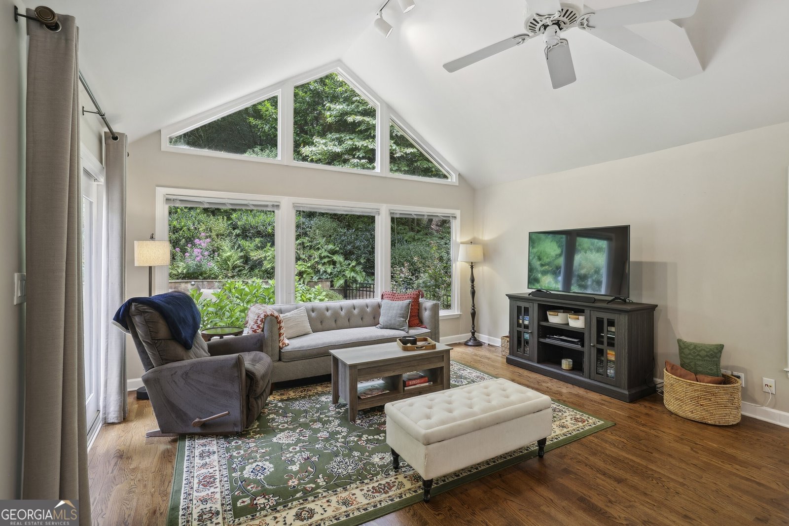 390 Spalding Drive Sandy Springs - 4