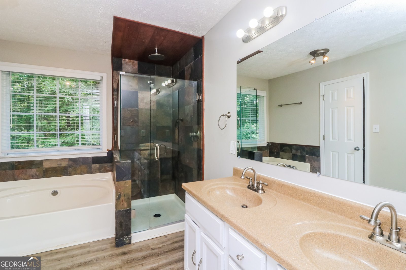 301 Spring View Court Dallas - 17