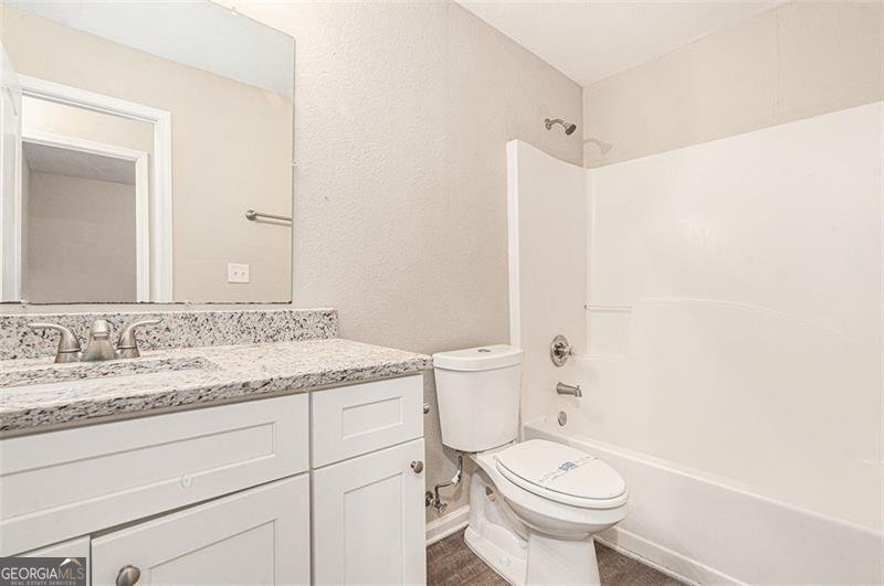 5072 WINDSOR FORREST Lane Atlanta - 12