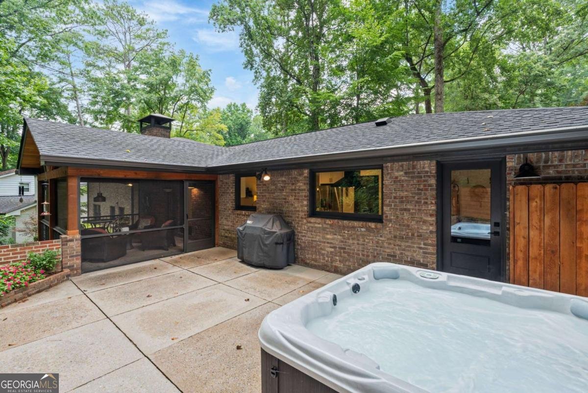 2869 Woodland Park Drive Atlanta - 29