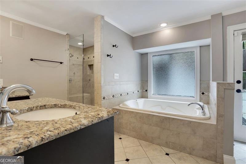 2244 GUNSTOCK Drive Stone Mountain - 39