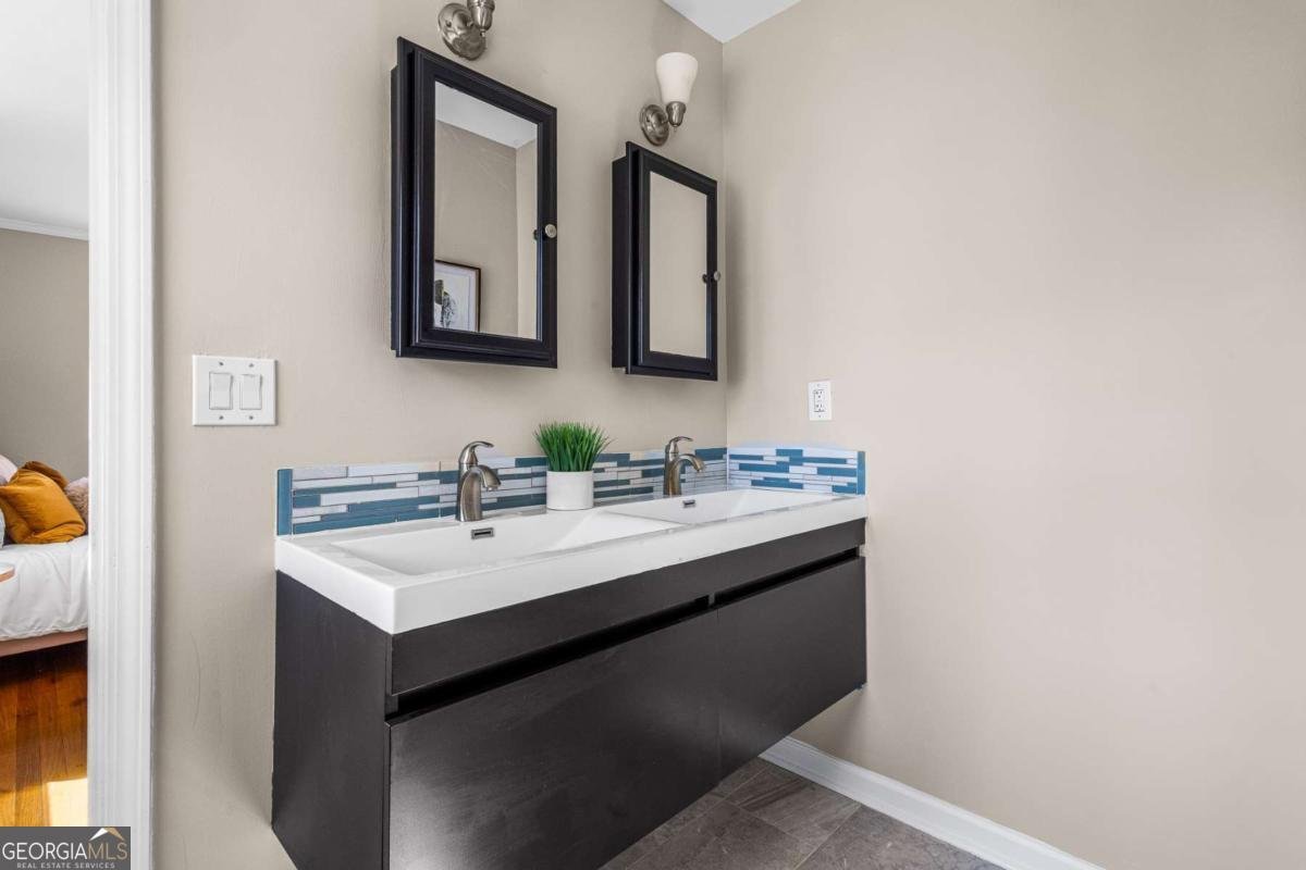 2519 Lauderdale Drive Atlanta - 19