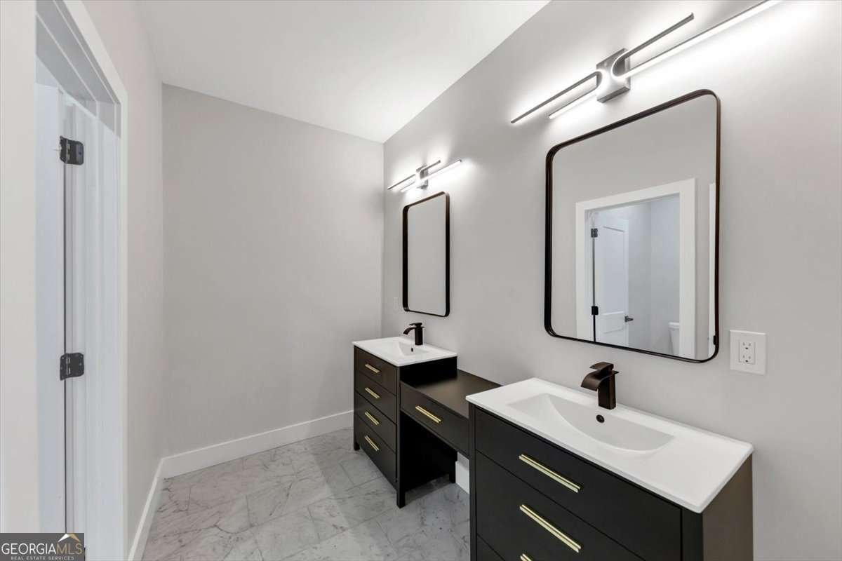2877 Alexa Avenue Atlanta - 22