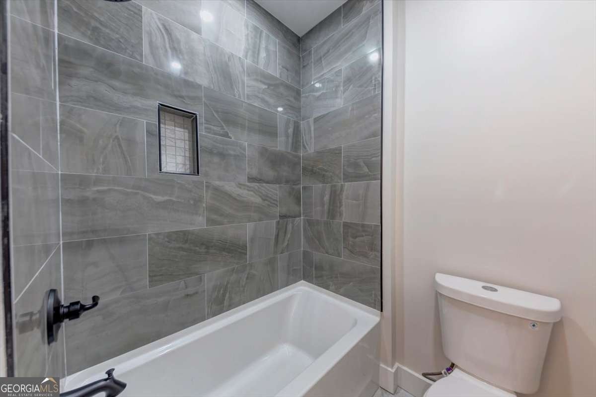 2877 Alexa Avenue Atlanta - 24