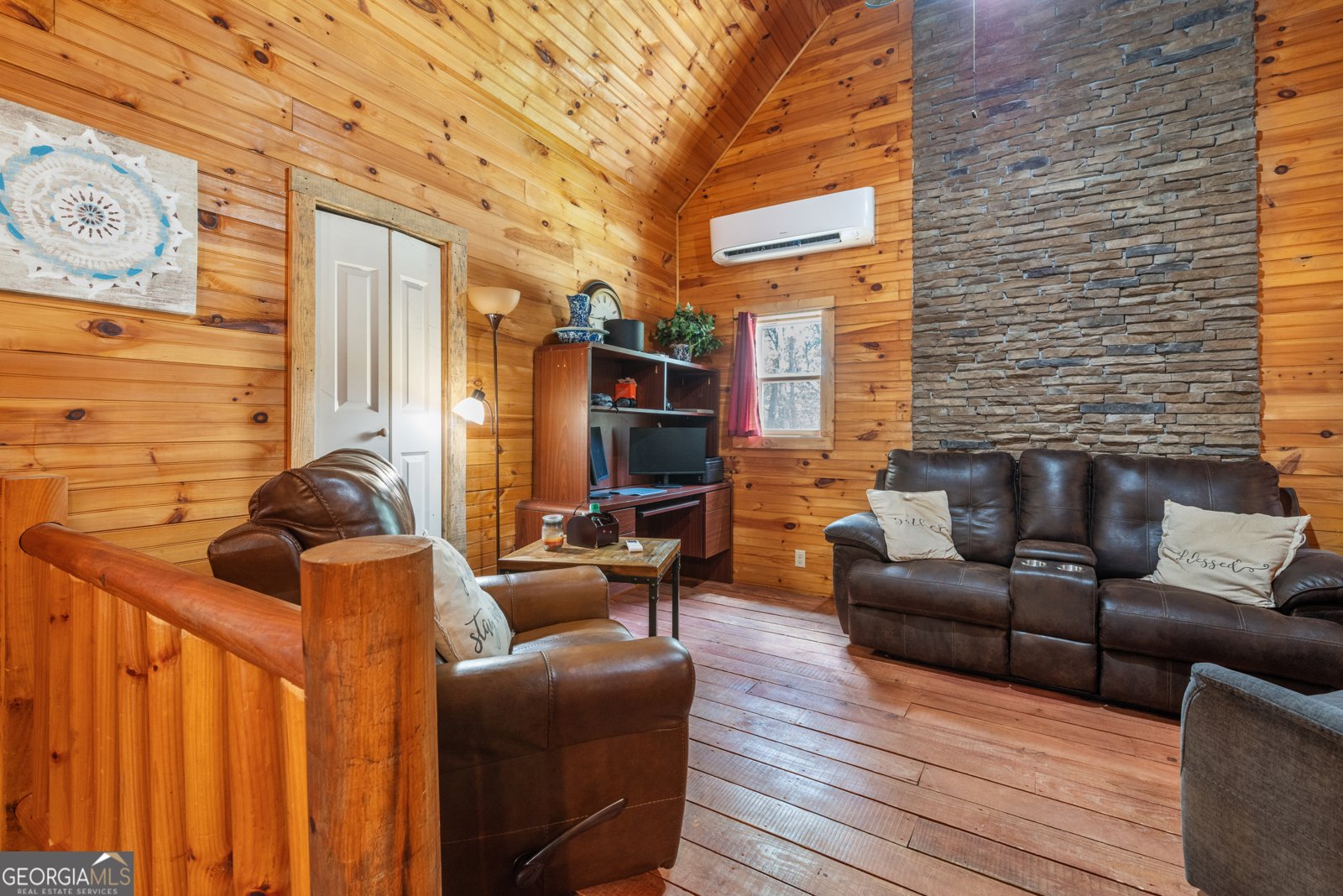915 Meadowview Ridge Clarkesville - 1