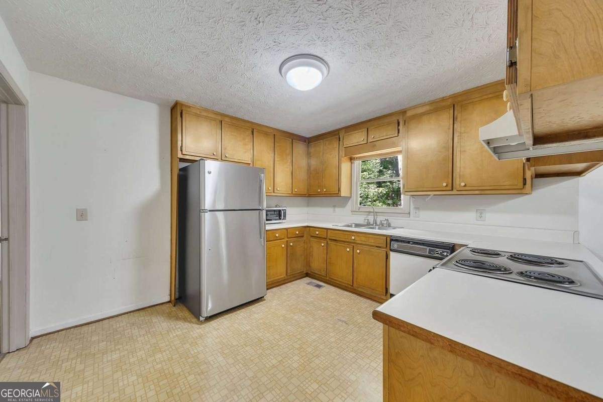 2202 Heath Drive Ball Ground - 12