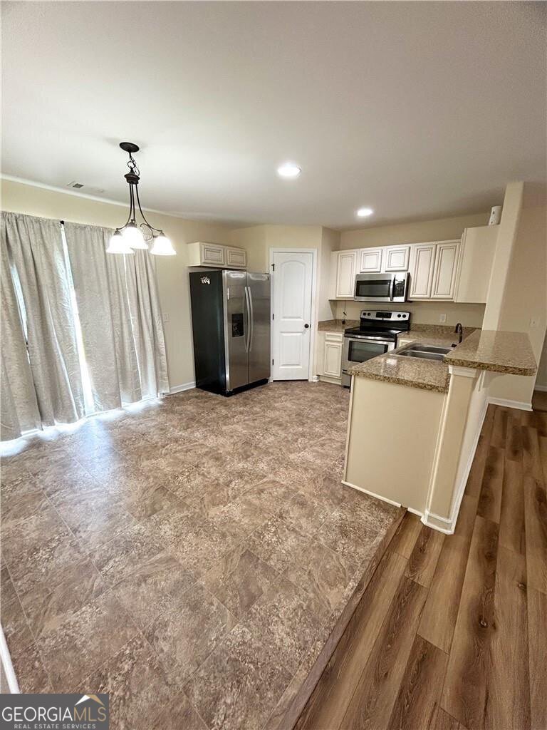102 Black Pine Drive Springfield - 2