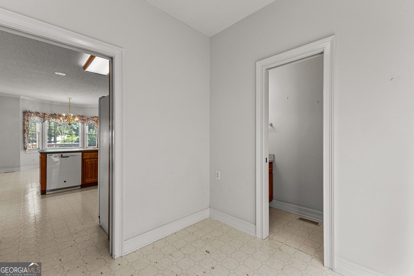 100 Moonview Place Fayetteville - 1