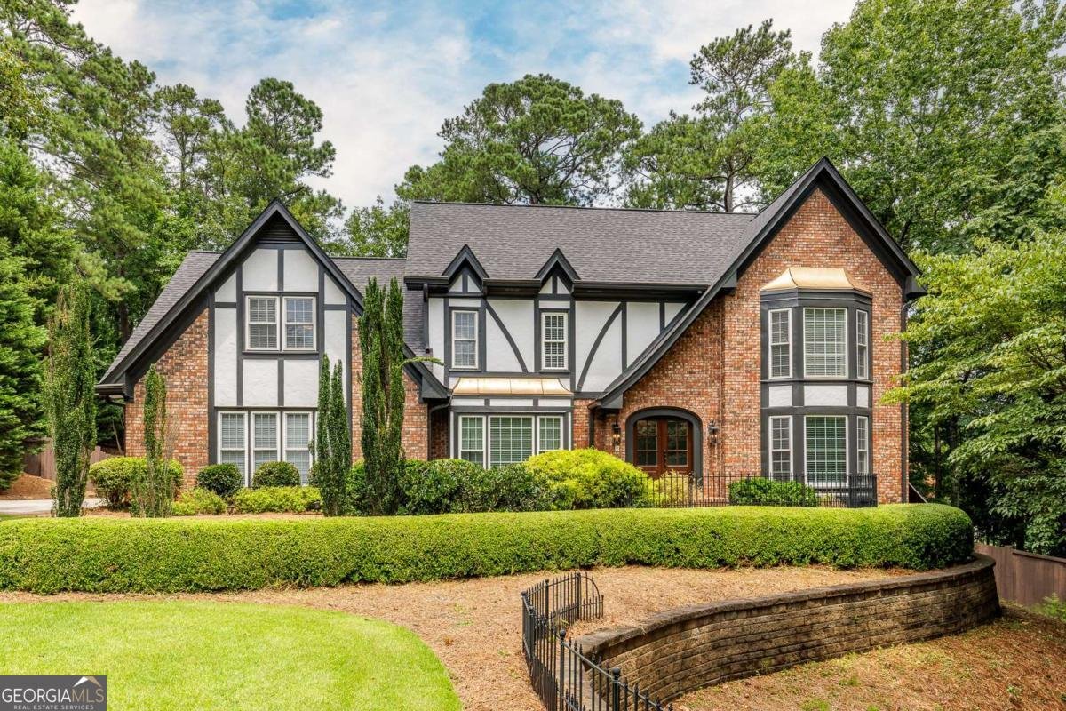 7765 Dunvegan Close Atlanta - 1