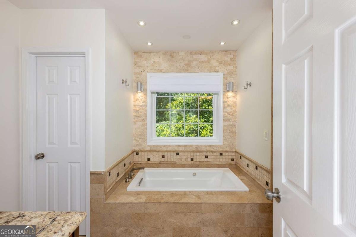 7765 Dunvegan Close Atlanta - 18