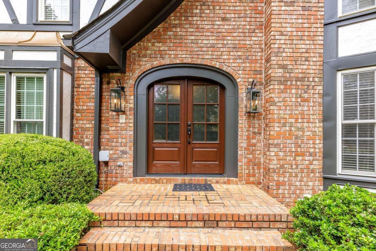 7765 Dunvegan Close Atlanta - 2