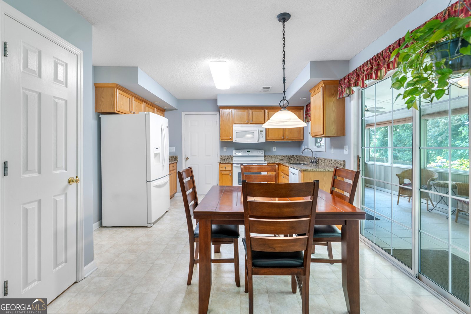 7760 Lazy River Lane Cumming - 7