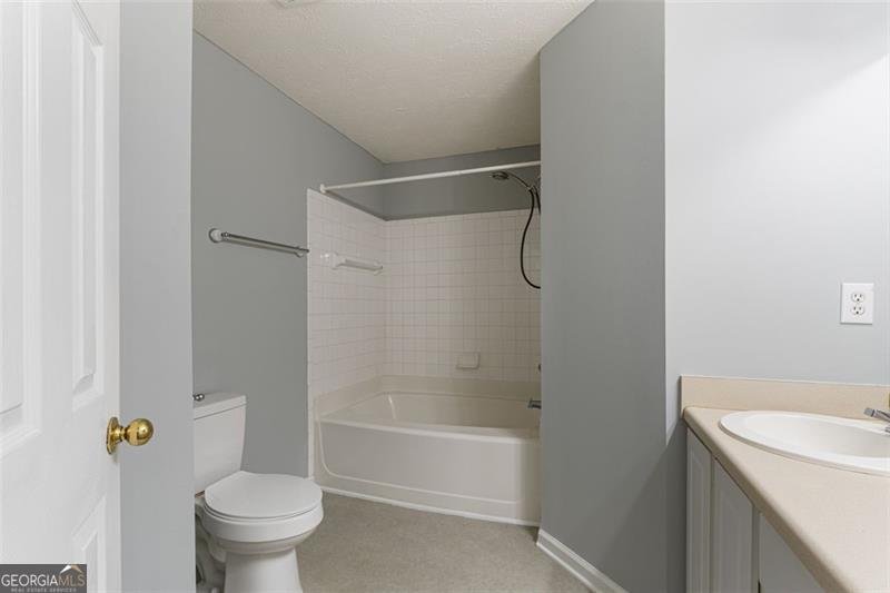 32 Hampton Drive Cartersville - 24