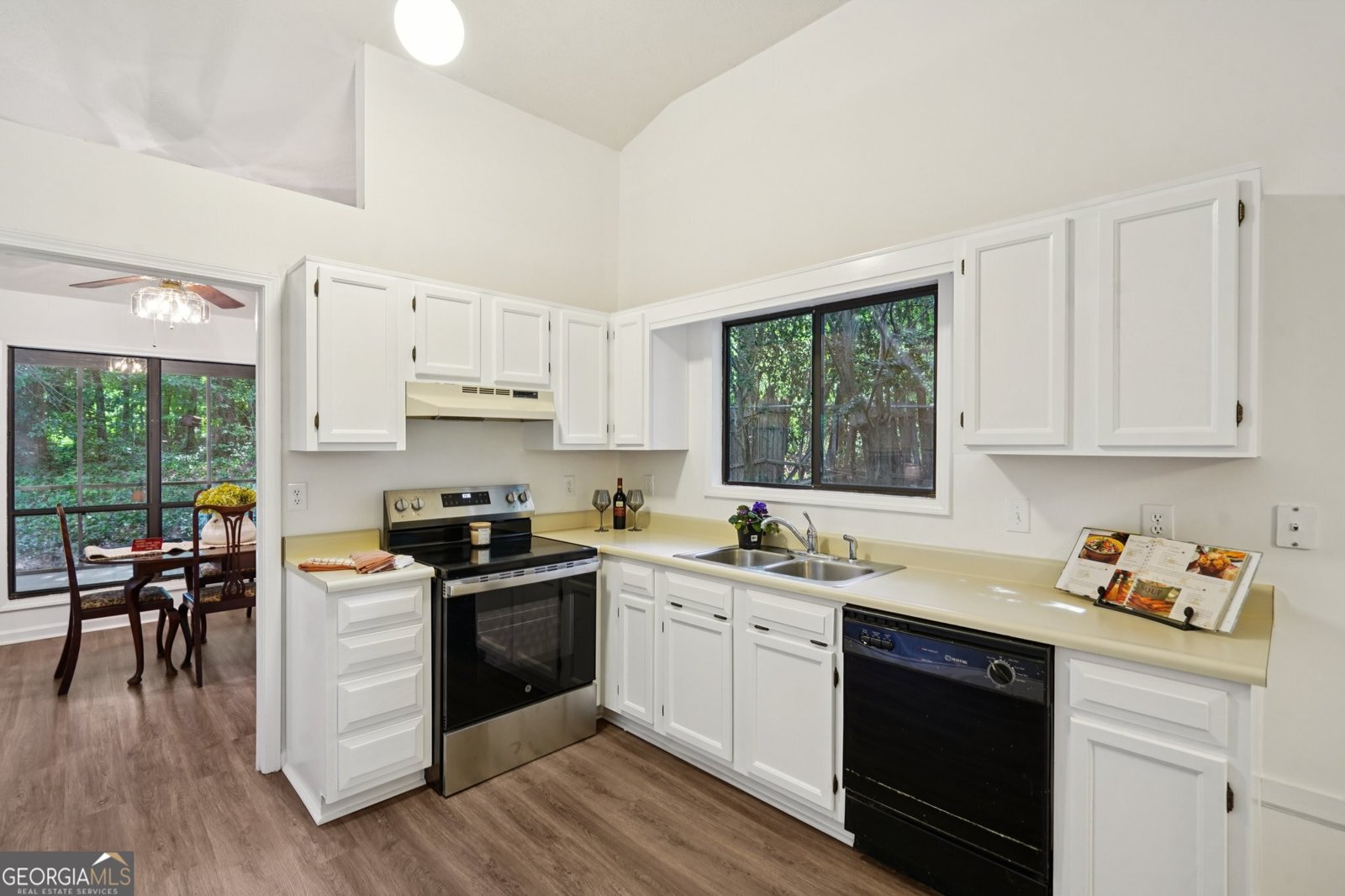 1090 Creekwood Cove Lawrenceville - 15