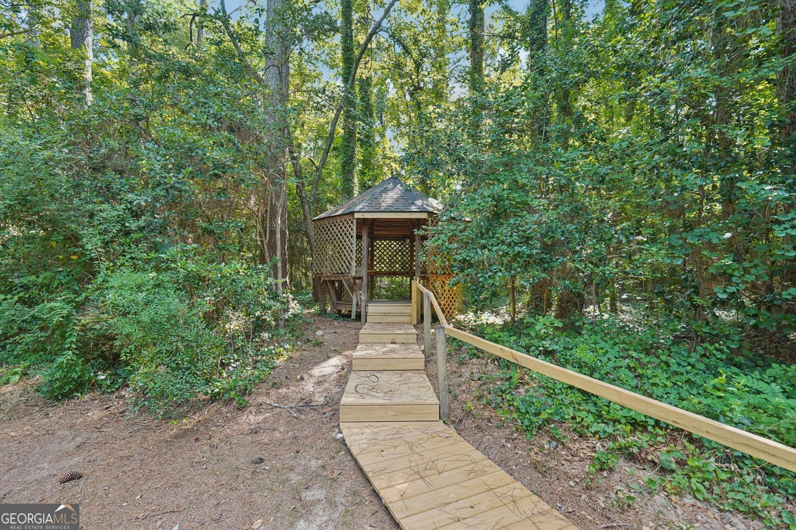 1090 Creekwood Cove Lawrenceville - 33