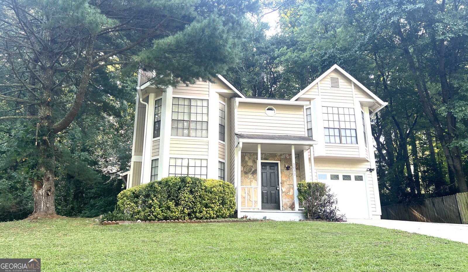 5032 Woodbridge Trail Stone Mountain - 2