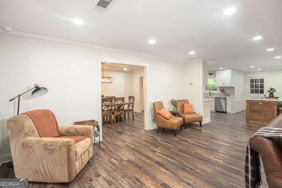 1776 Bear Cave Lilburn - 15