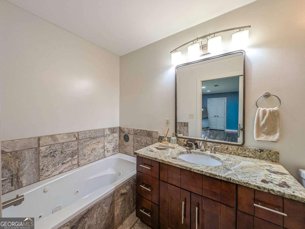 1776 Bear Cave Lilburn - 27