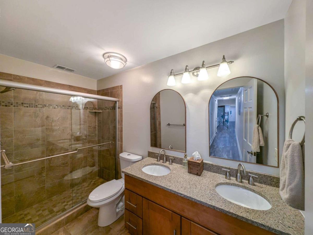 1776 Bear Cave Lilburn - 31