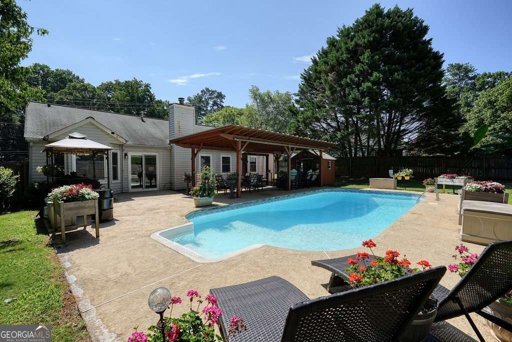912 River Rock Drive Woodstock - 2