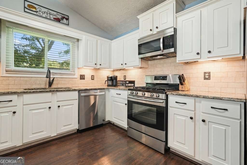 912 River Rock Drive Woodstock - 22