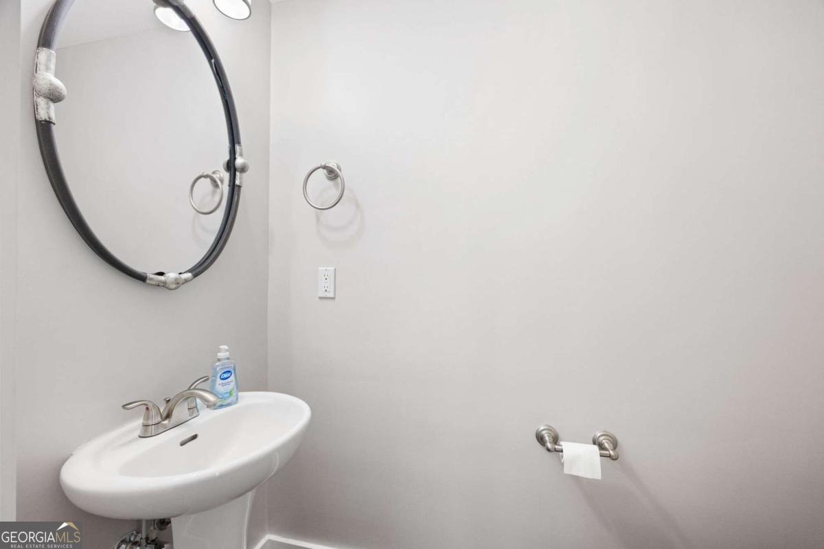 221 Semel Circle Atlanta - 1