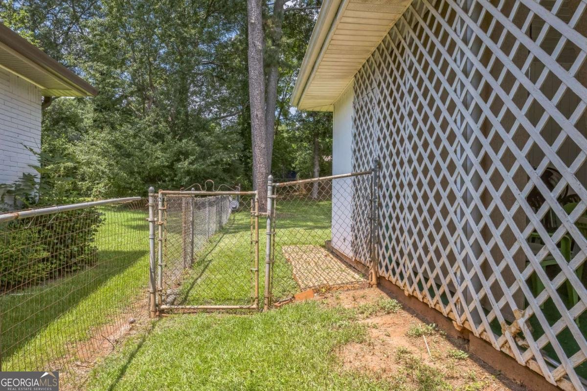 2064 Mesa Drive Atlanta - 27