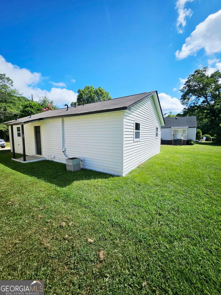 1054 College Ext Street Griffin - 7