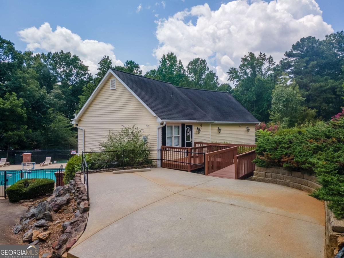 5404 Three Lakes Court Flowery Branch - 12