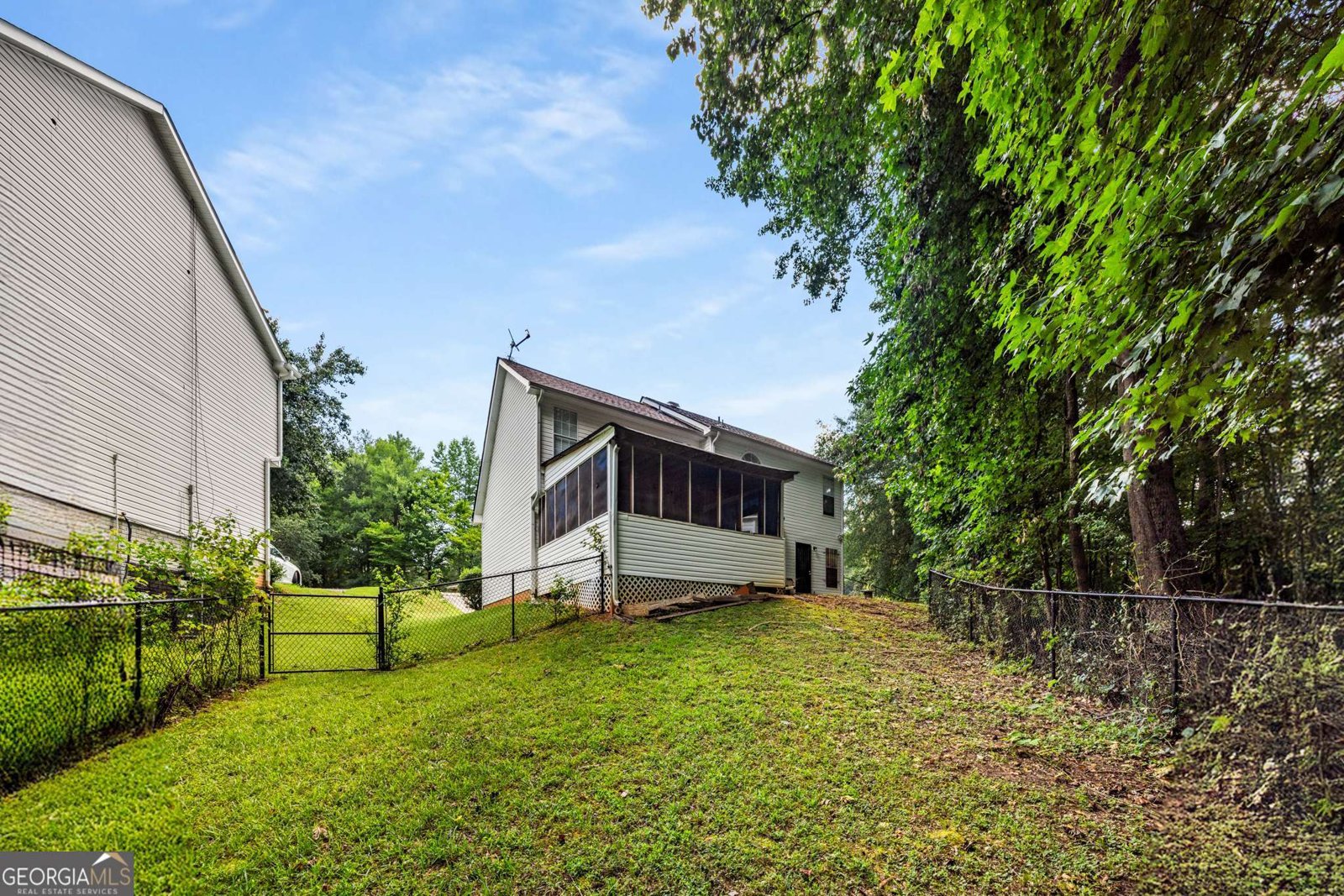 9136 Amberleigh Lane Riverdale - 75