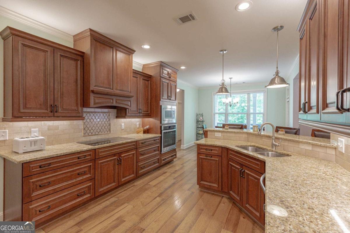 319 Beaconsfield Drive Sharpsburg - 25
