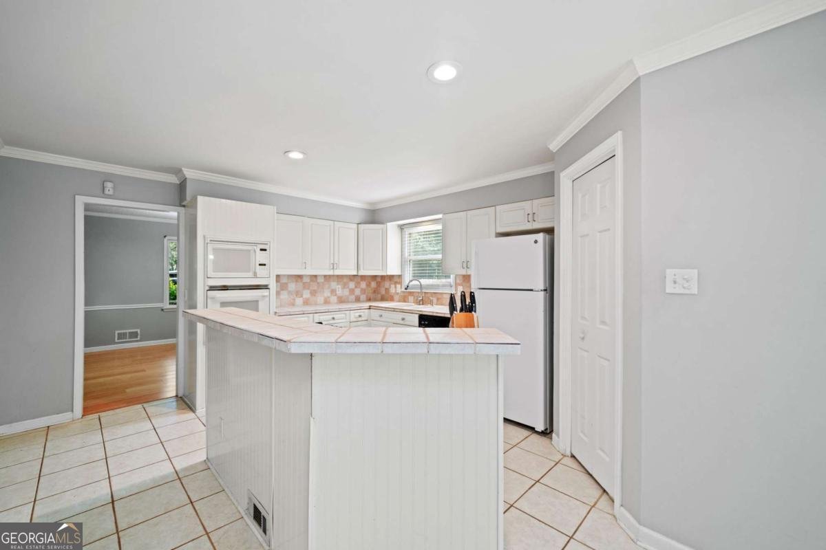 2074 Kinridge Trail Marietta - 10