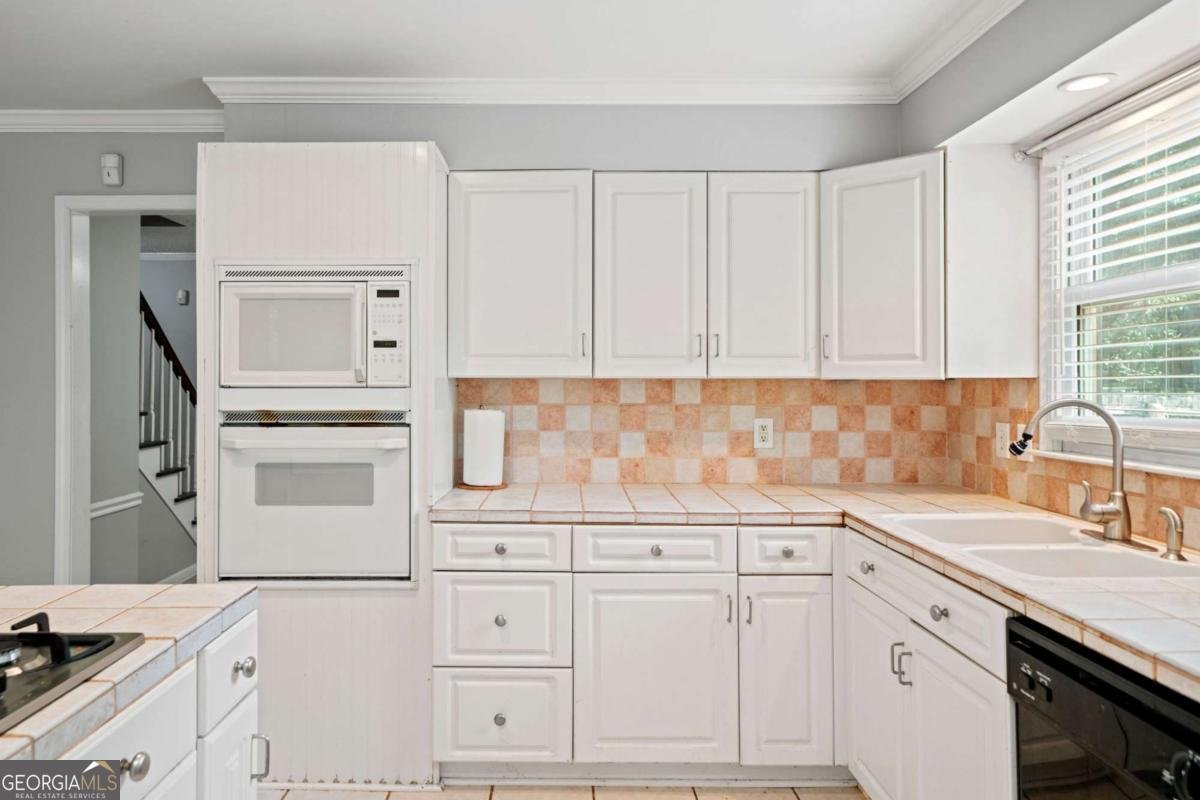 2074 Kinridge Trail Marietta - 11