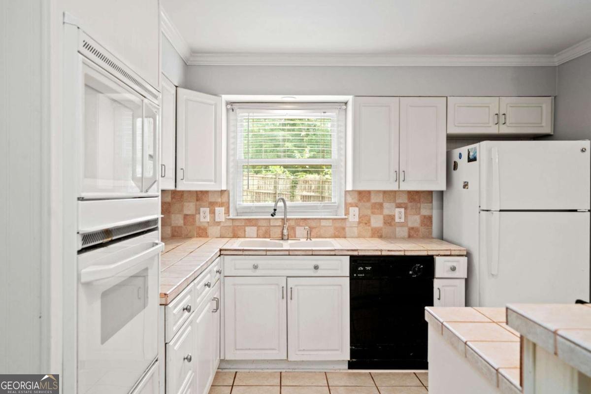 2074 Kinridge Trail Marietta - 13