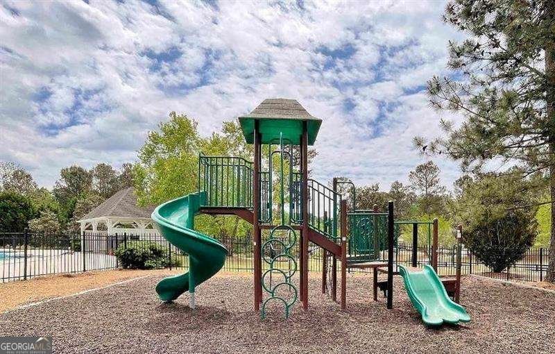 310 PERSIMMON Drive Sharpsburg - 38