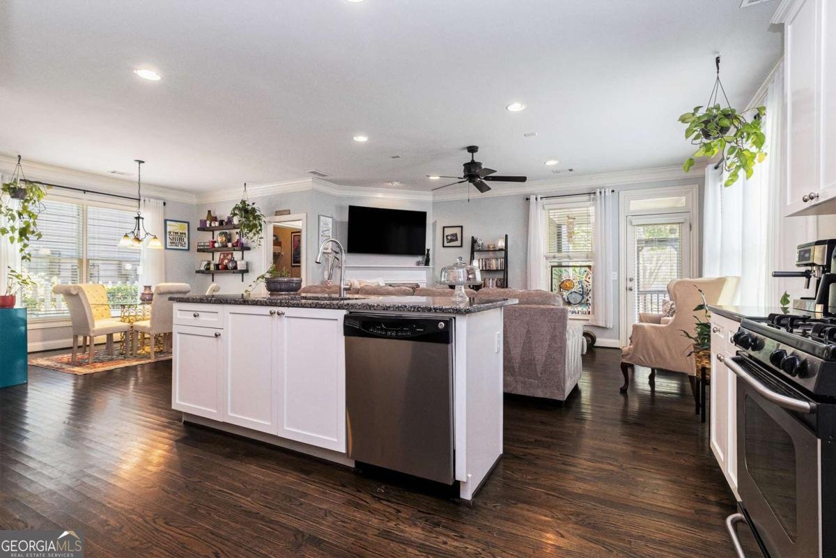 1647 Dupont Commons Drive Atlanta - 10