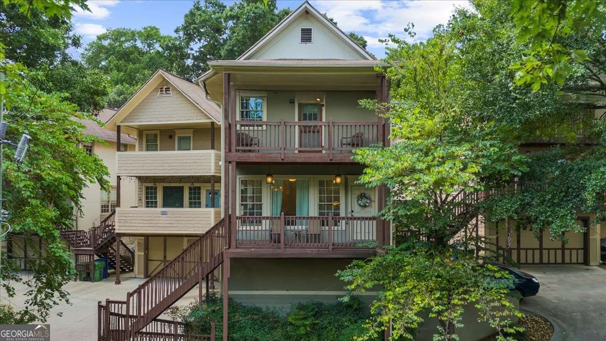 1071 Davis Circle Atlanta - 1