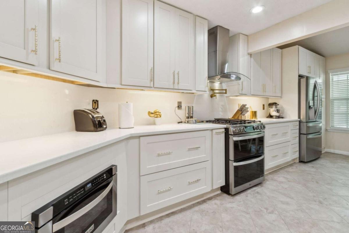 4060 Crescent Walk Lane Suwanee - 3