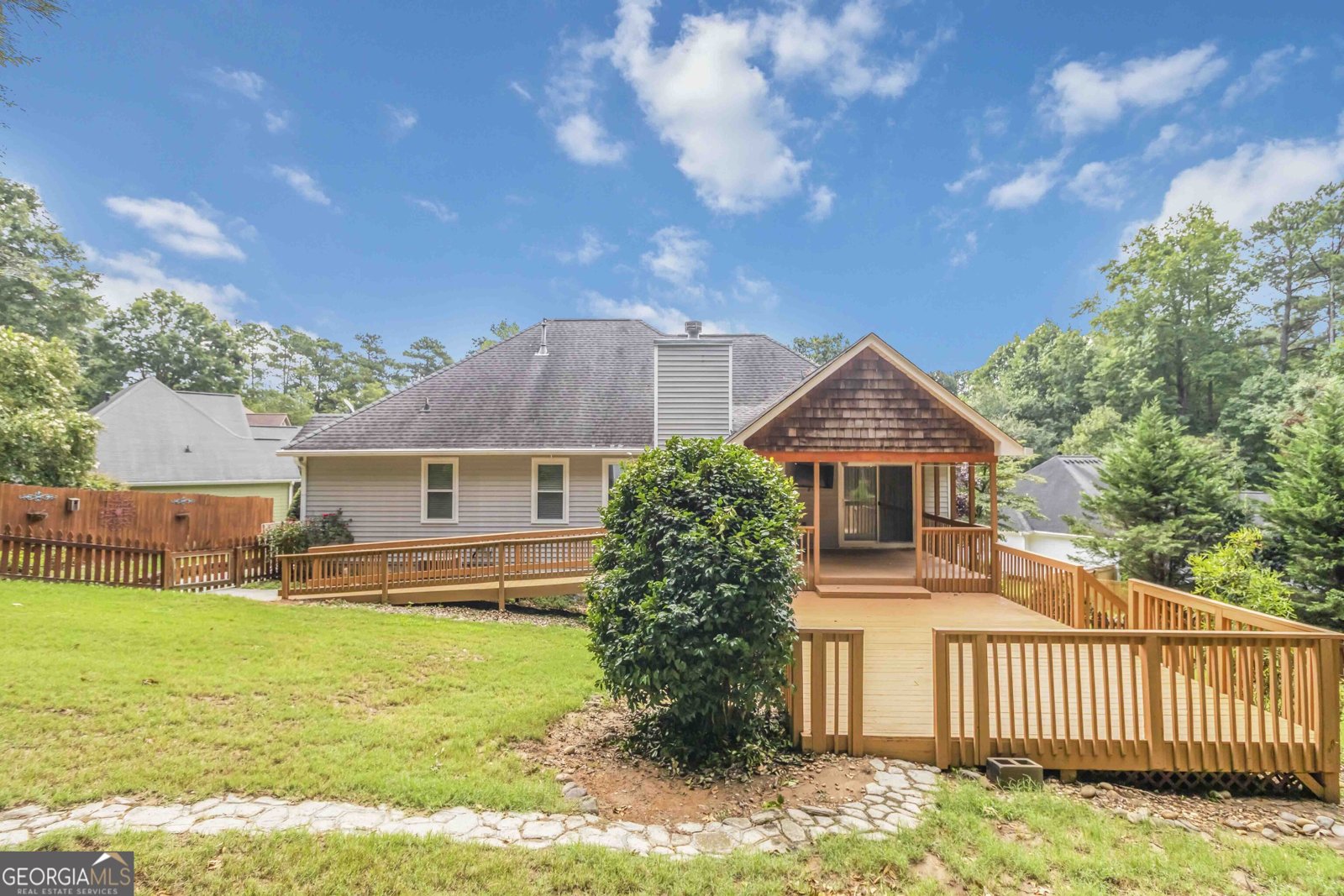 556 Wine Cluster Court Grayson - 28