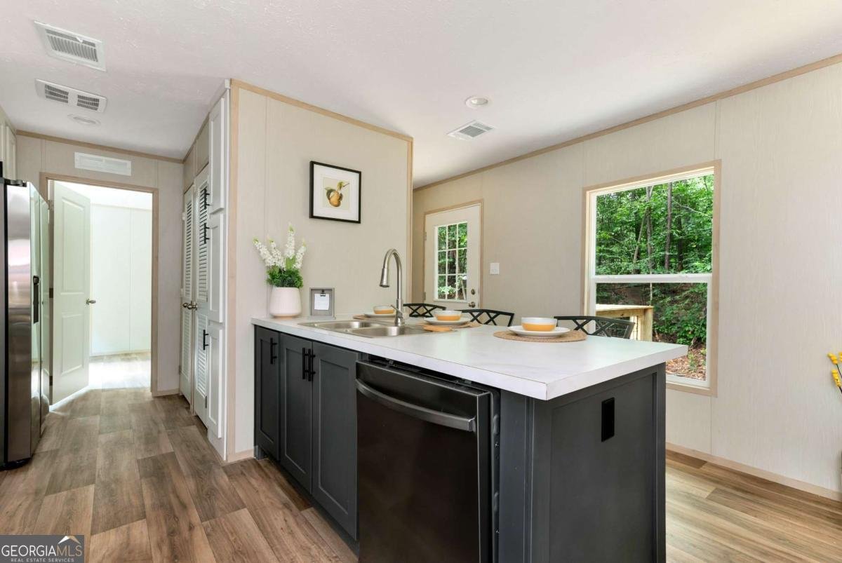 110 Oakwood Road Lavonia - 17