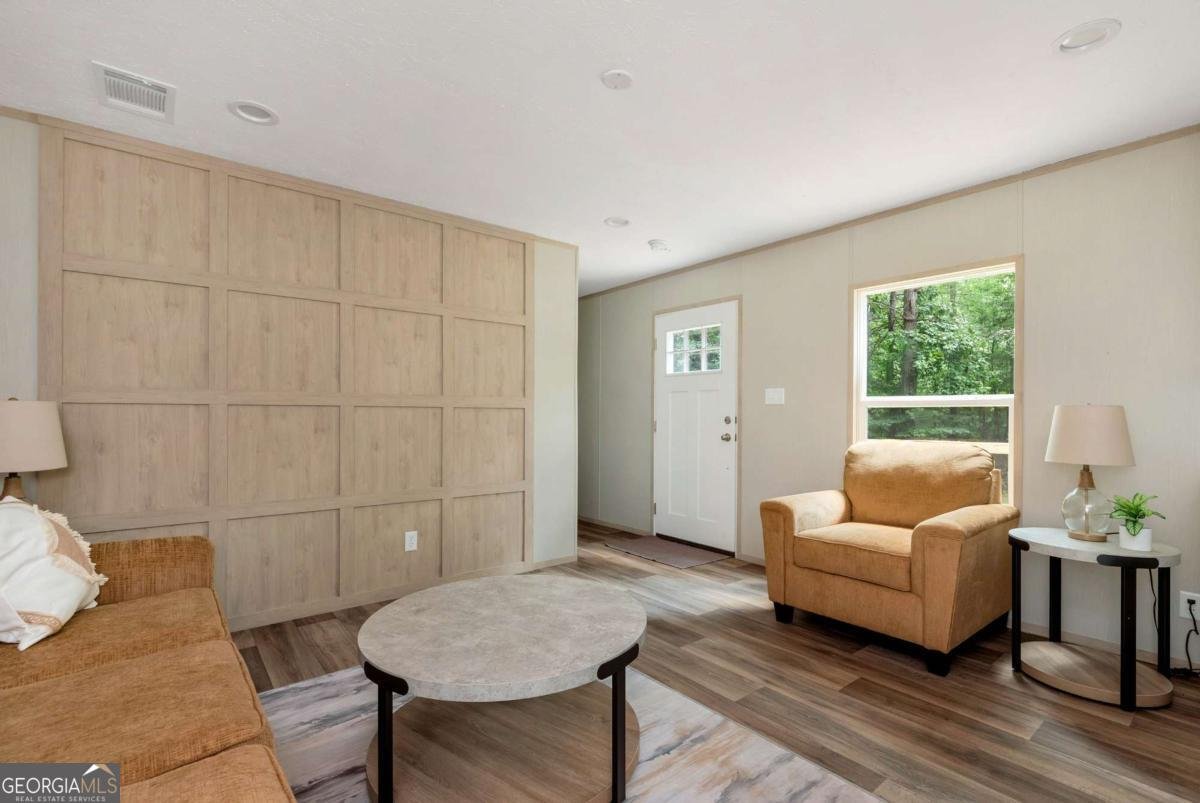 110 Oakwood Road Lavonia - 22