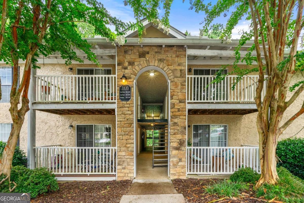 3135 Seven Pines Court Atlanta - 1