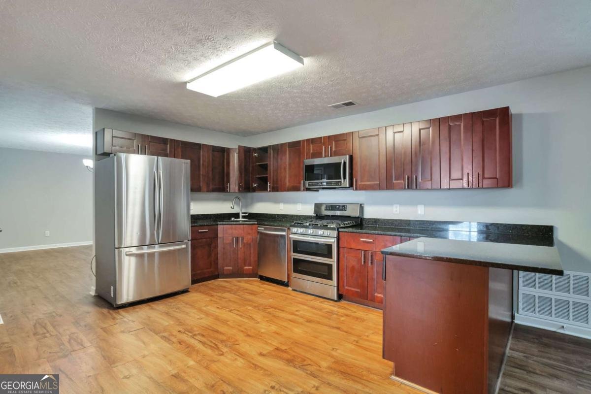 3945 Compton Pointe Ellenwood - 12