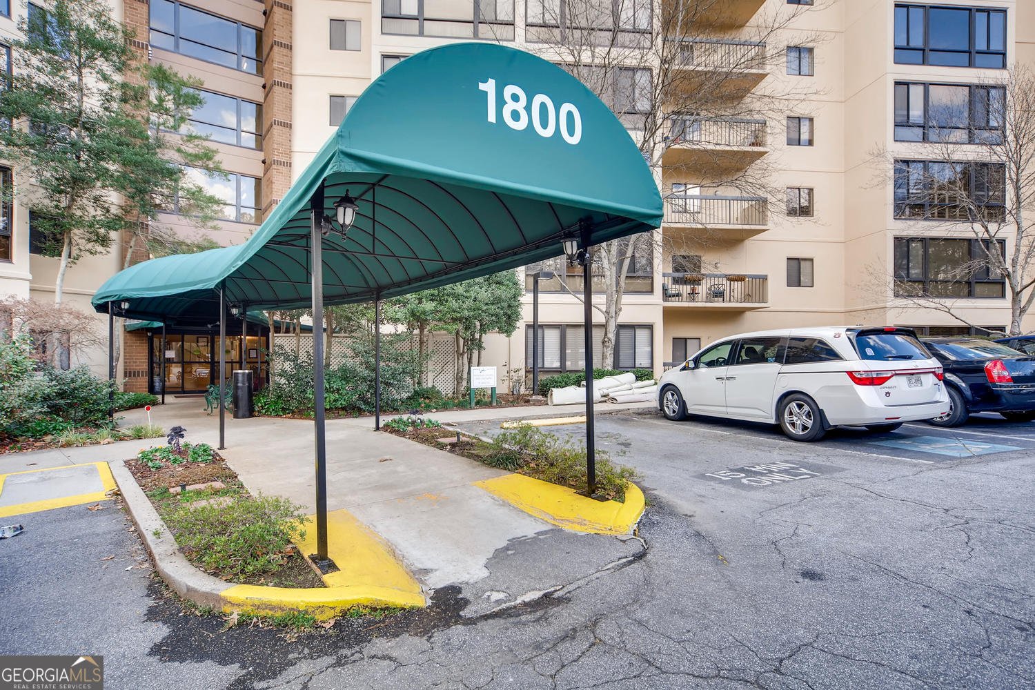 1800 Clairmont Lake Decatur - 27