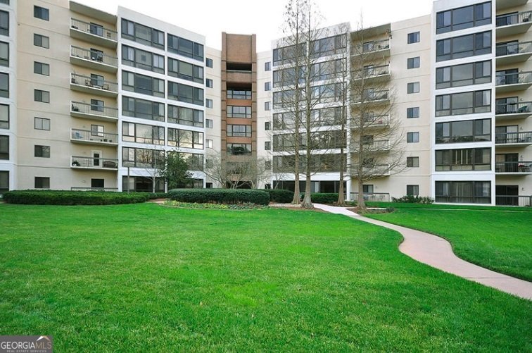 1800 Clairmont Lake Decatur - 47