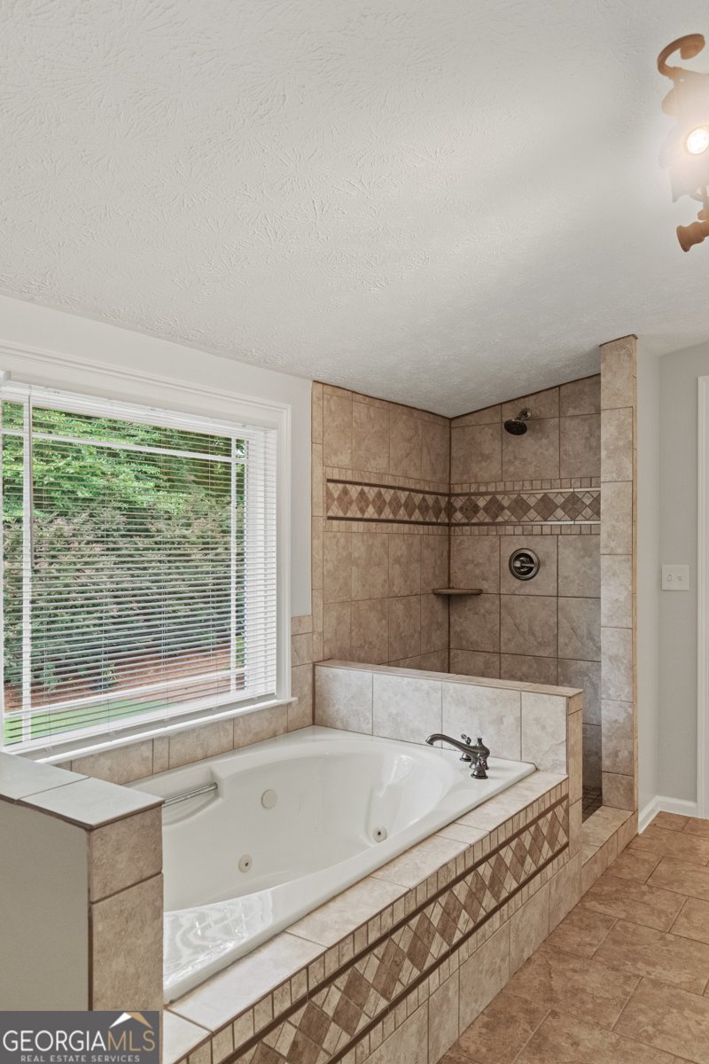 1090 Steeple Run Lawrenceville - 16
